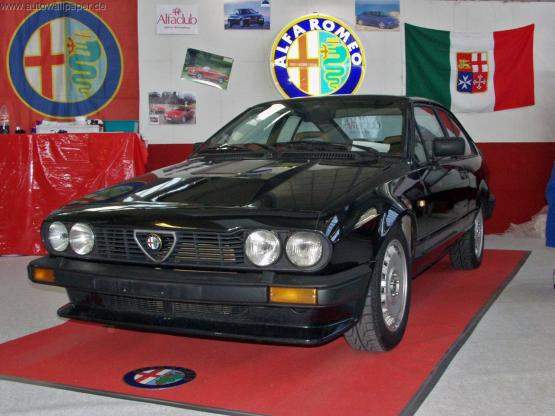 Alfa Romeo GTV 6 25
